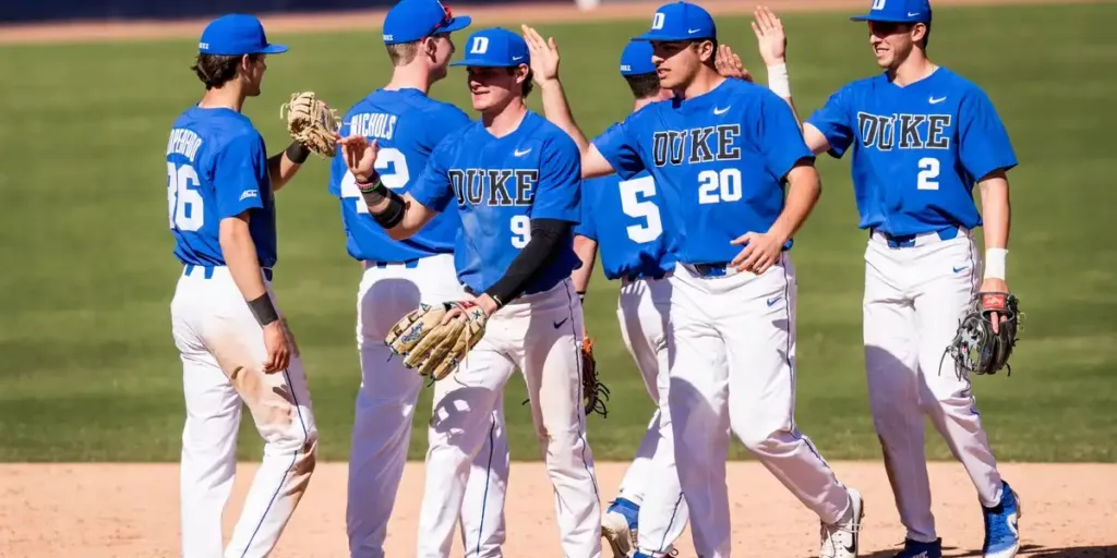 fabricants d'uniformes de baseball en Inde